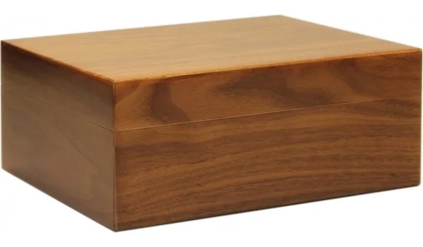 Humidor Pegasus nuc mătuit 35